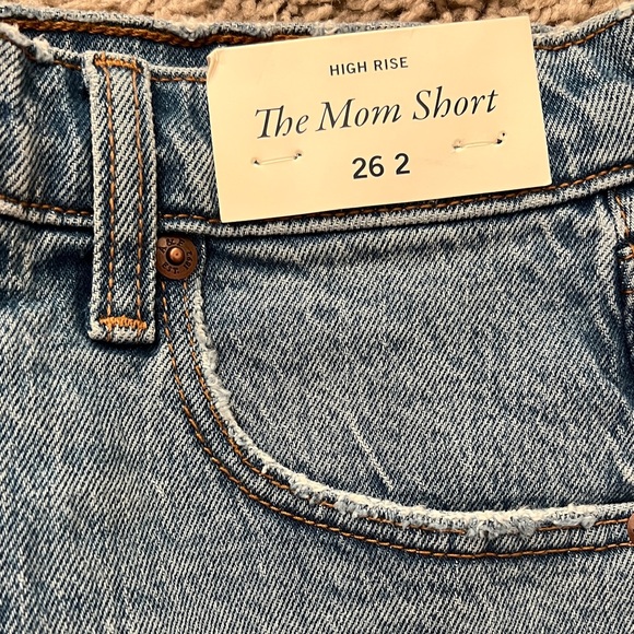 Abercrombie The Mom High Rise Shorts - Picture 3 of 4